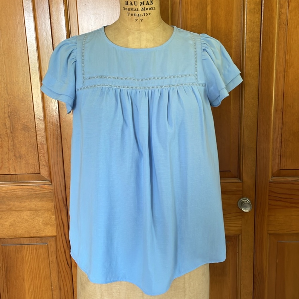 💙 Ann Taylor short sleeve top closure, size S